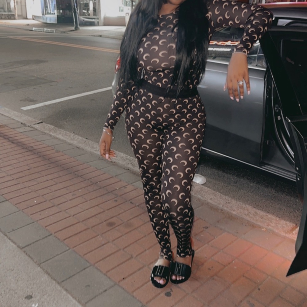 Beautiful trendy top and bottom set as seen on The Kardashdians and Beyoncé. - Picture 4 of 7